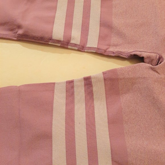 NWT Seamless Sexy Leggings. - Picture 10 of 13